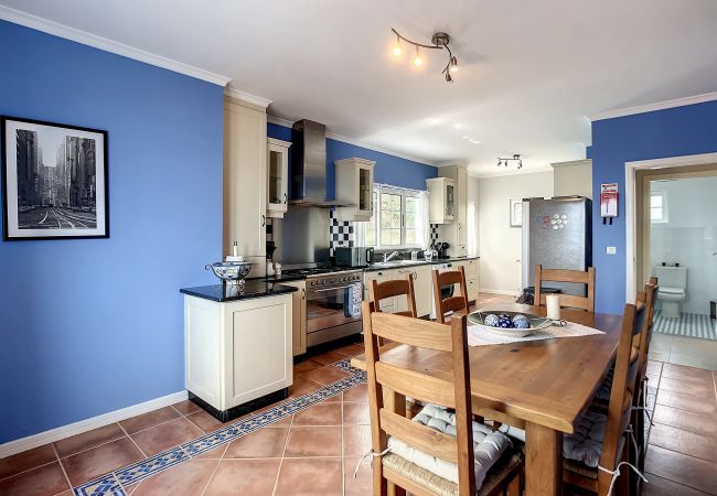Ferienhaus in Porto Moniz - Vinhaticos House by Atlantic Holiday Ferienhaus in Porto Moniz - Vinhaticos House by Atlantic Holiday
