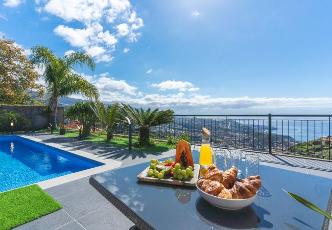 Villa in Câmara de Lobos - Palm Paradise by Atlantic Holiday