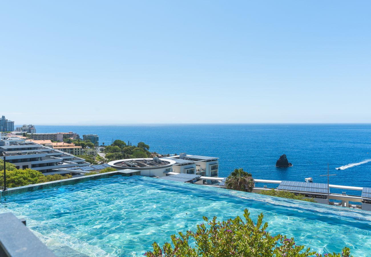Ferienwohnung in Funchal - Monumental Sea&Sky by Atlantic Holiday Ferienwohnung in Funchal - Monumental Sea&Sky by Atlantic Holiday