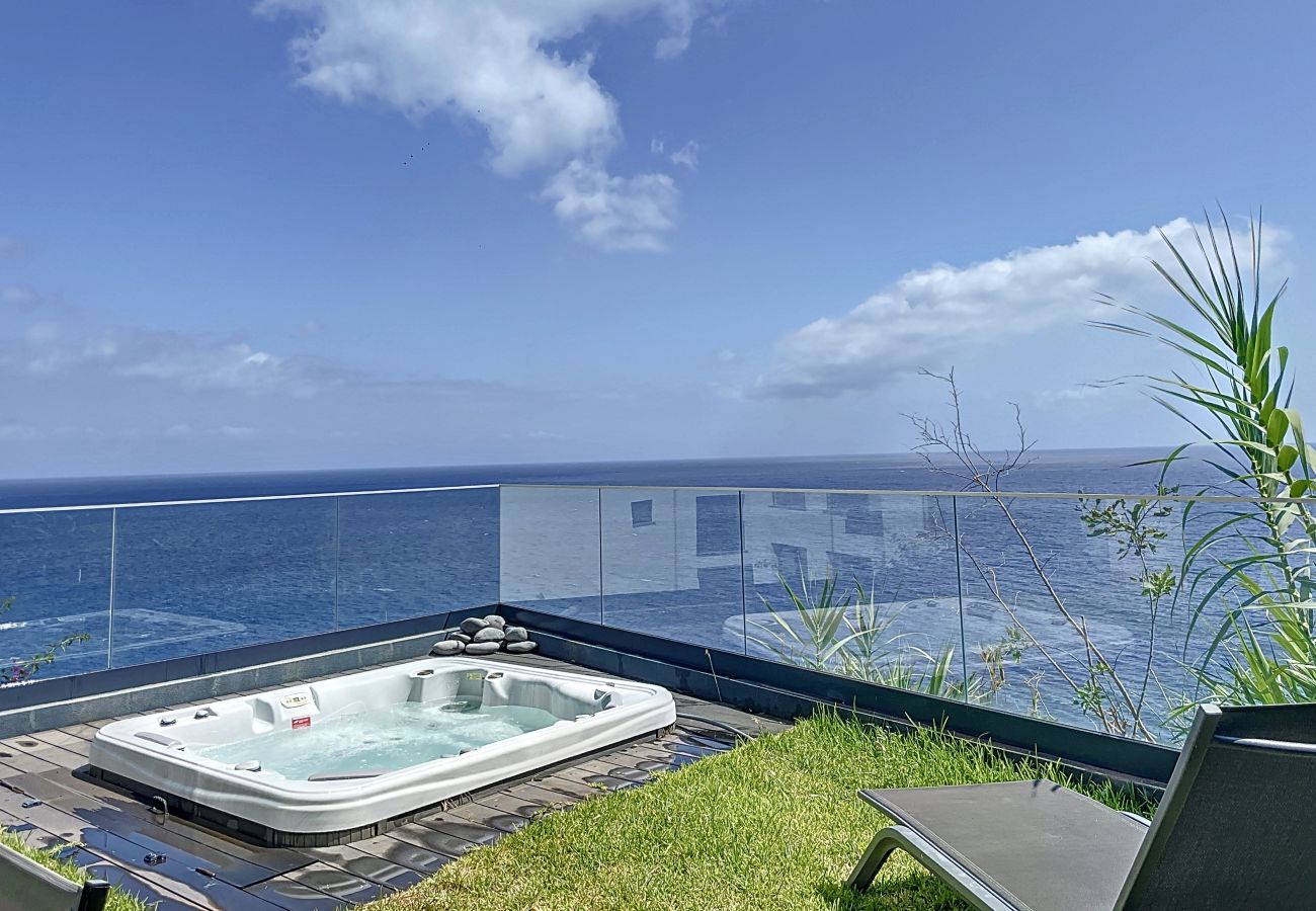 Ferienwohnung in Gaula - Cliff & Ocean Apartment by Atlantic Holiday