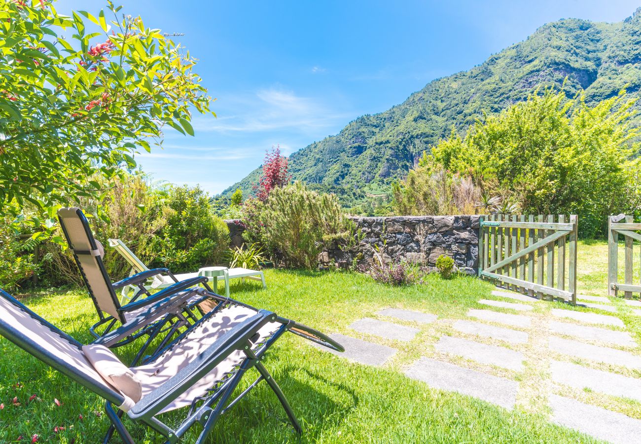 Casa rural en São Vicente - Magical Mountain Retreat - Zembica by Atlantic Holiday