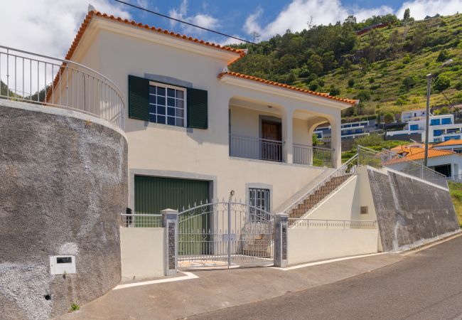 Maison à Arco da Calheta - Familia Teixeira House by Atlantic Holiday Maison à Arco da Calheta - Familia Teixeira House by Atlantic Holiday