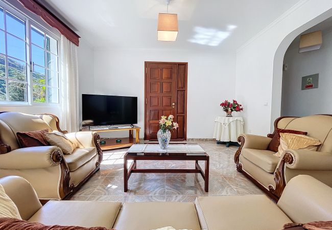 Maison à Arco da Calheta - Familia Teixeira House by Atlantic Holiday Maison à Arco da Calheta - Familia Teixeira House by Atlantic Holiday