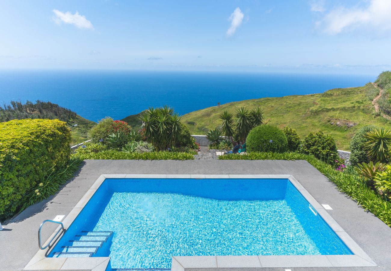 Villa em Ponta do Pargo - Cape View Villa by Atlantic Holiday