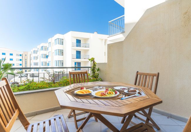 Apartamento em Santa Cruz - Judite Home Apartment by Atlantic Holiday