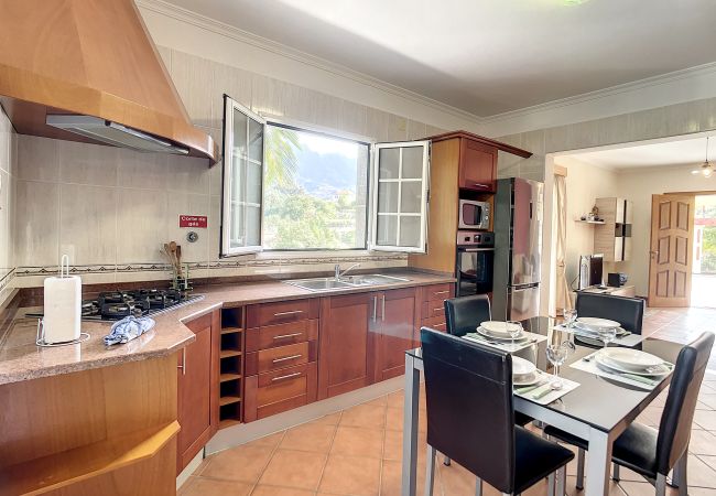 House in São Vicente - Mountain View Villa by Atlantic Holiday House in São Vicente - Mountain View Villa by Atlantic Holiday