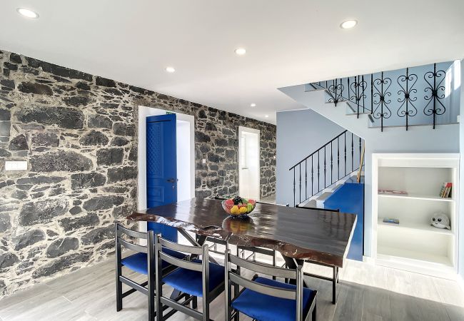 House in Santa Cruz - Casa da Horta by Atlantic Holiday House in Santa Cruz - Casa da Horta by Atlantic Holiday