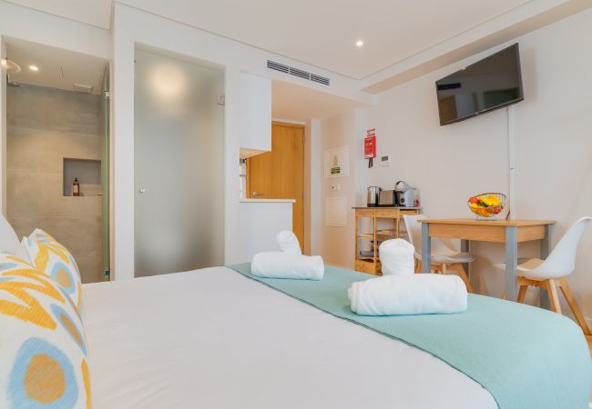 Studio in Funchal - Q Studios 1 by Atlantic Holiday Studio in Funchal - Q Studios 1 by Atlantic Holiday