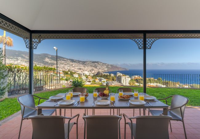Villa in Funchal - Sublime View Villa by Atlantic Holiday Villa in Funchal - Sublime View Villa by Atlantic Holiday
