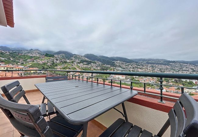 House in Funchal - Santo Antonio View by Atlantic Holiday House in Funchal - Santo Antonio View by Atlantic Holiday