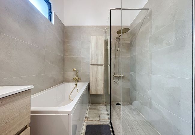 House in Machico - Villa Magnólia by Atlantic Holiday House in Machico - Villa Magnólia by Atlantic Holiday