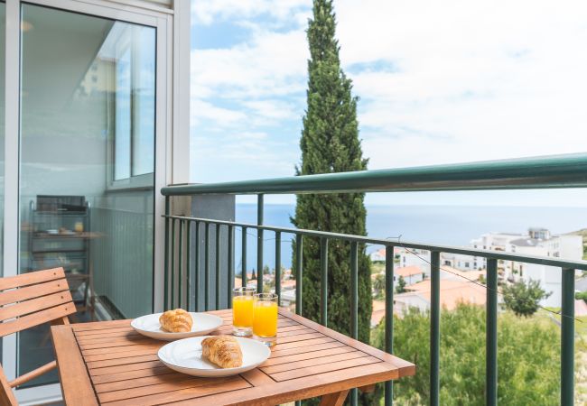 Apartment in Caniço - Apartamento Calçada Encantada by Atlantic Holiday